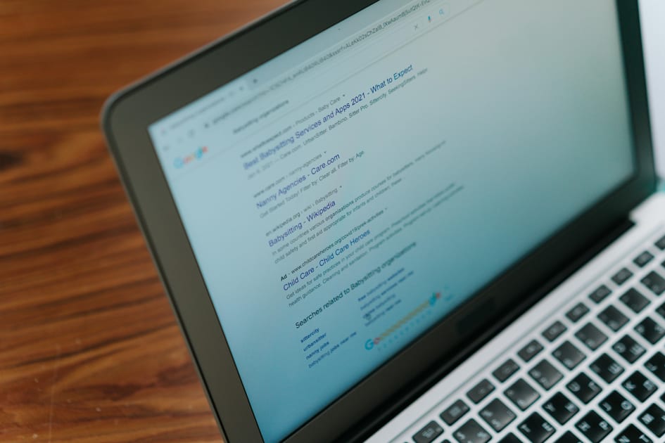 Multiple AI search engines displaying synthesized results with source citations